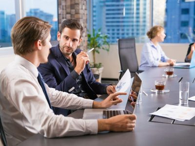 Business-Meeting-in-Dubai Business-Meeting-in-Dubai